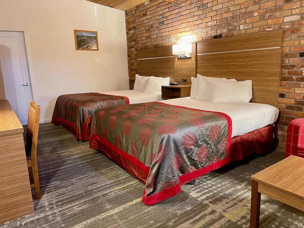 Ramada By Wyndham 1000 Islands Gananoque Hotel Ngoại thất bức ảnh